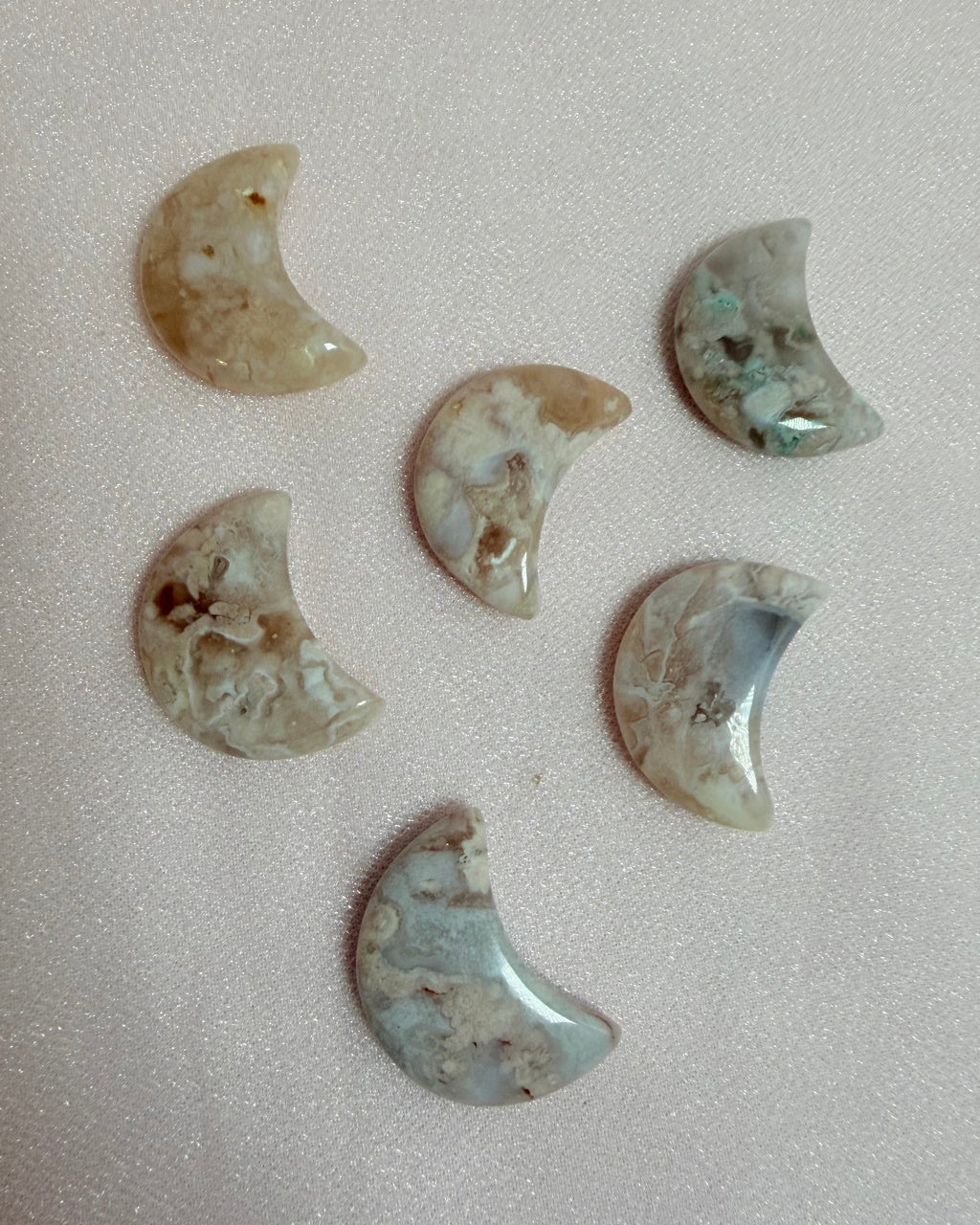 Flower Agate Moon Carving