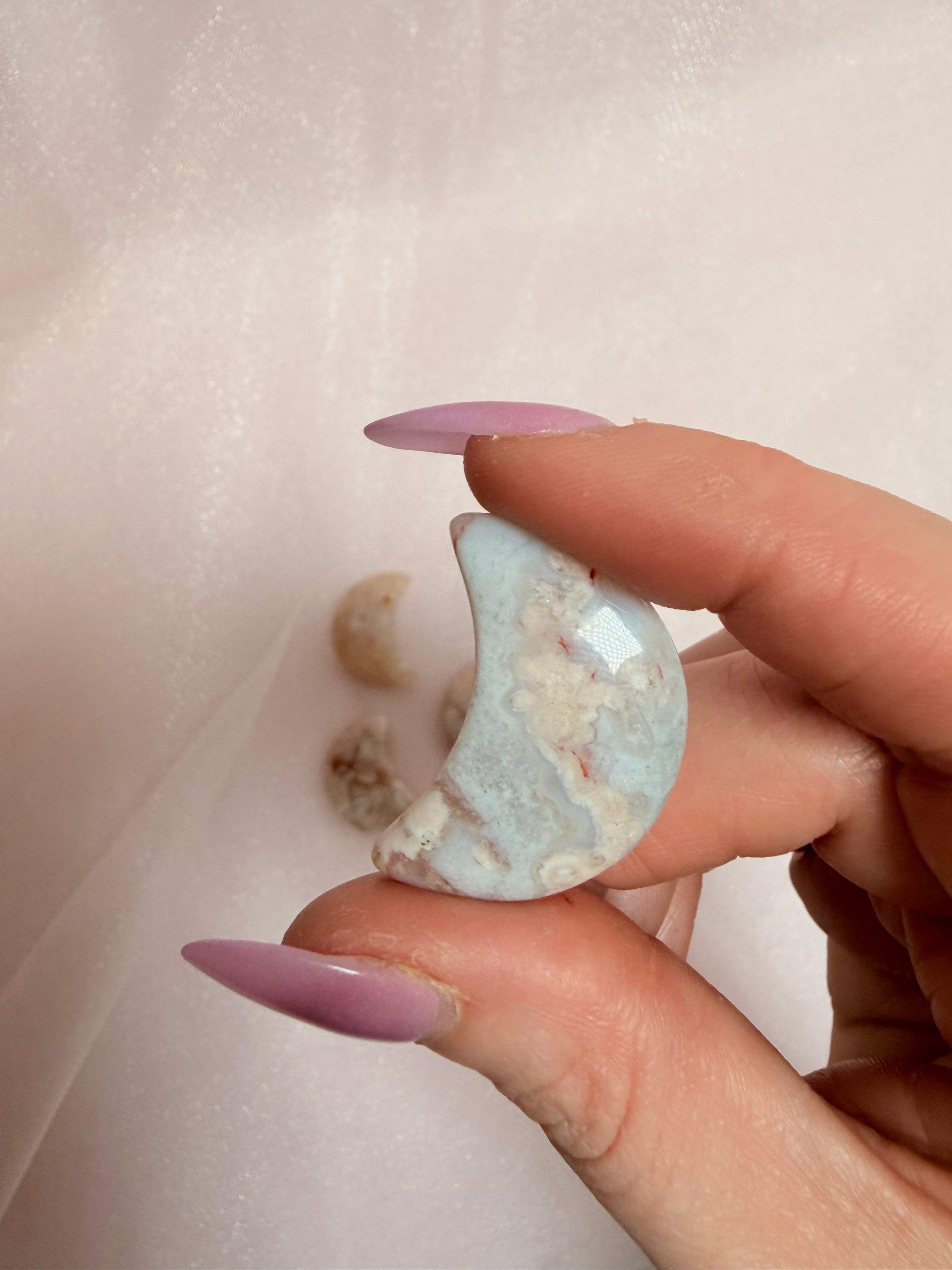 Flower Agate Moon Carving